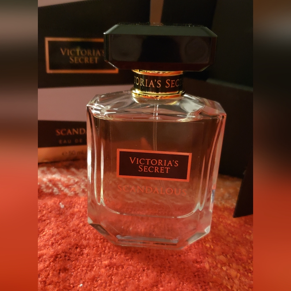 VS scandalous perfume